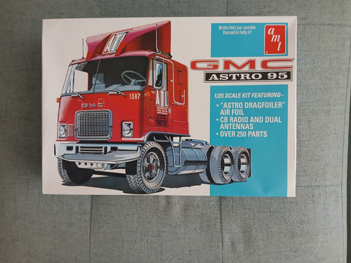 Round2 amt1140 25 gmc - amt1140/06, 1/25